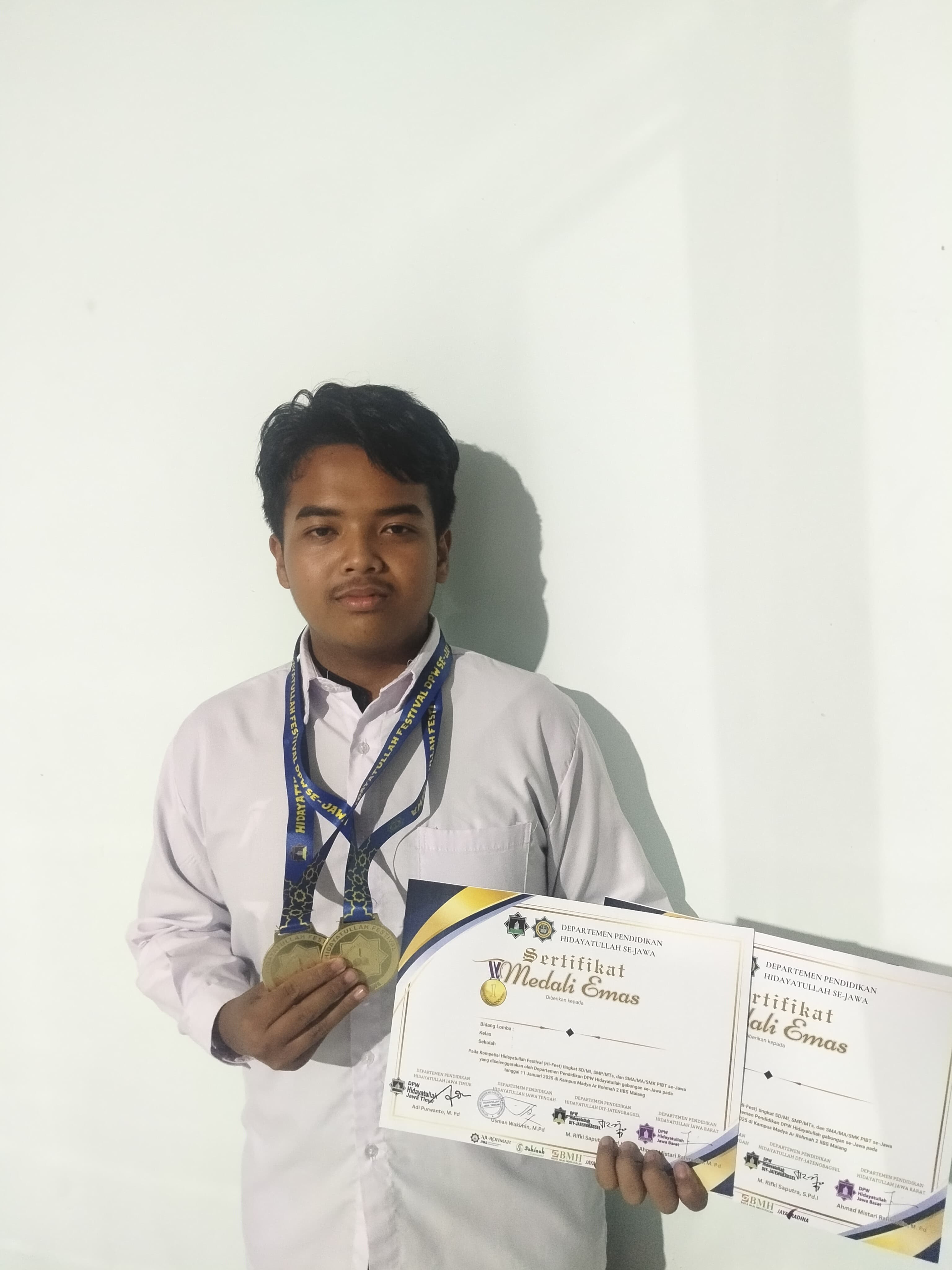 Santri belajar di DH Lawang